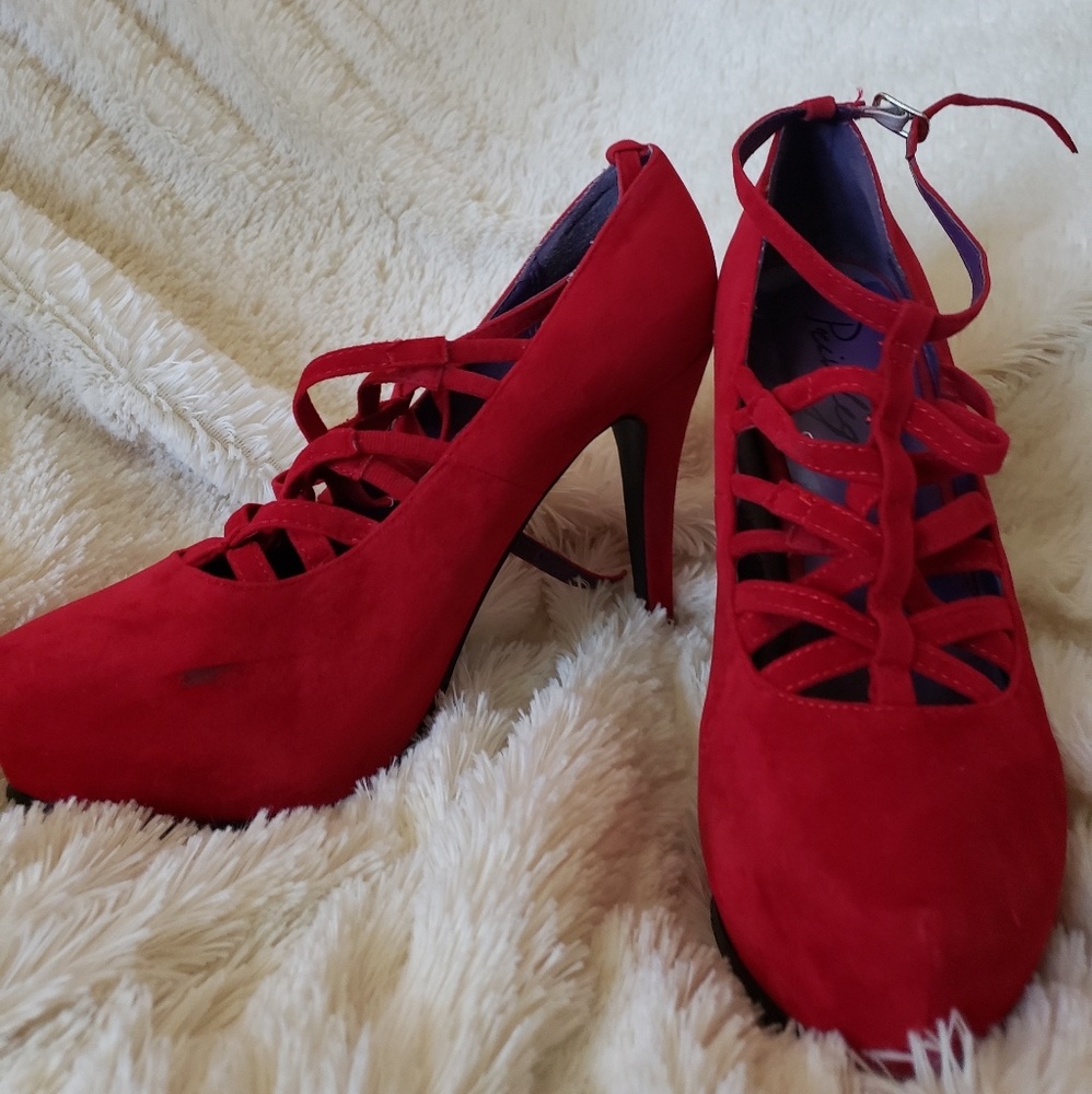 "Kaylie" size 9